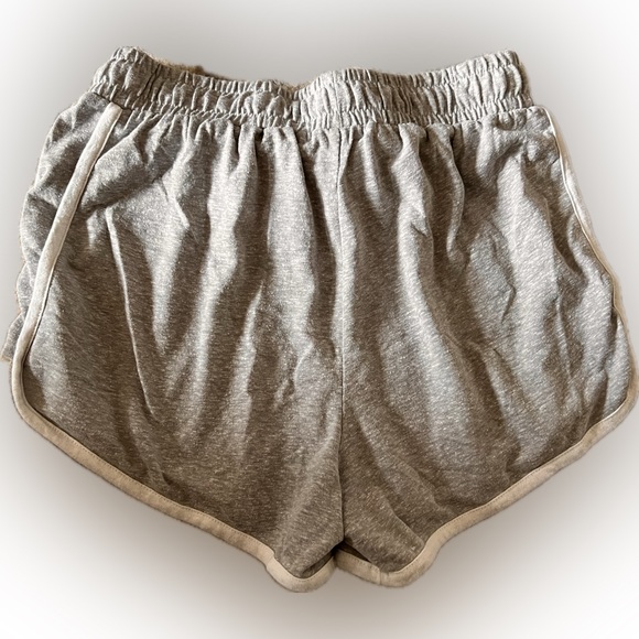 70’s Inspired Shorts - Picture 2 of 7